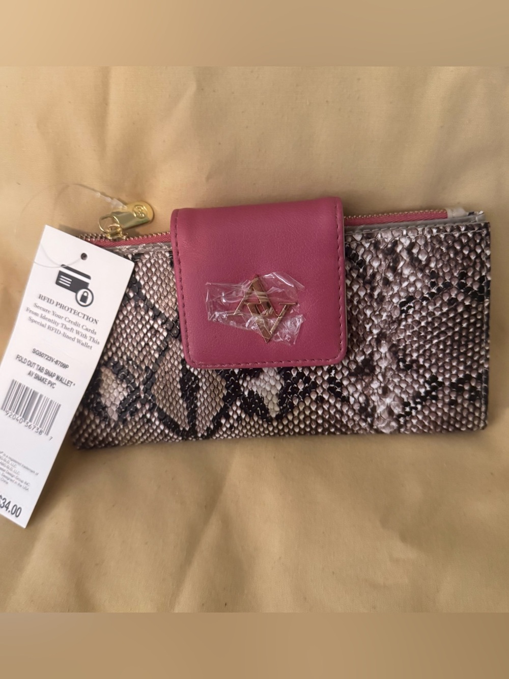 Adrienne Vittadini PVC wallet RFID. NWT